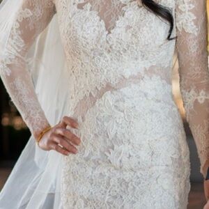 Pronovias Lace Wedding Dress - White